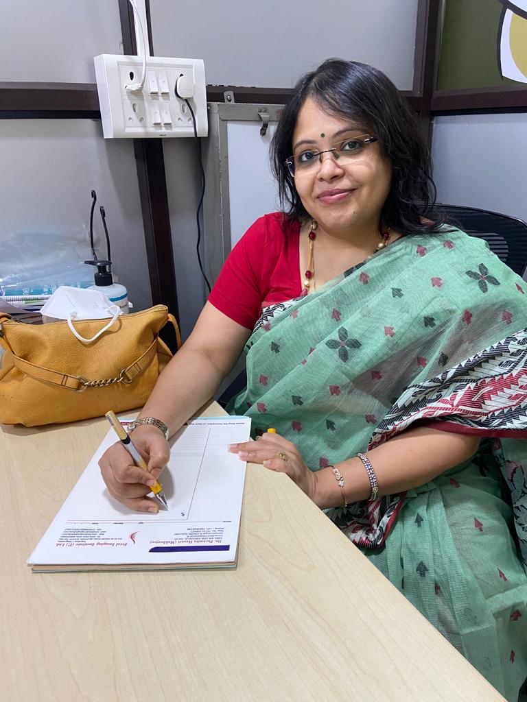 Dr. Paramita Hazari Best Lady Gynecologist & IVF Specialist Infertility Doctor in Kolkata